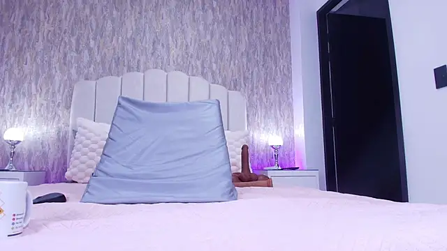 Snapshot of sofi_hils chatting on 11/13/25, 11:53 sofi hils online show from 11/13/25, 11:53