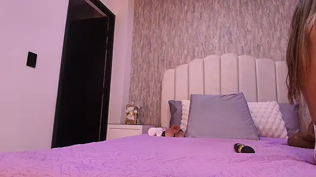 Snapshot of sofi_hils chatting on 12/02/25, 11:59 sofi hils online show from 12/02/25, 11:59