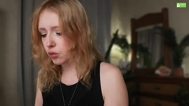 Snapshot of rosy_petal chatting on 09/18/25, 10:01 rosy petal online show from 09/18/25, 10:01