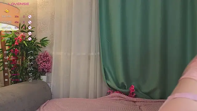 Snapshot of AudieKaemmerer chatting on 09/26/25, 04:44 AudieKaemmerer online show from 09/26/25, 04:44