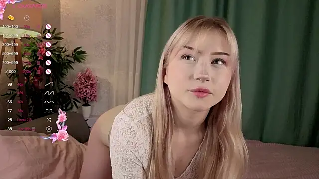 Snapshot of AudieKaemmerer chatting on 10/06/25, 04:37 AudieKaemmerer online show from 10/06/25, 04:37