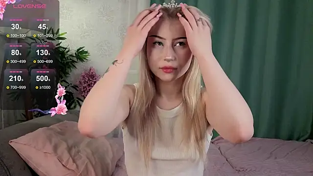 Snapshot of AudieKaemmerer chatting on 10/09/25, 04:38 AudieKaemmerer online show from 10/09/25, 04:38