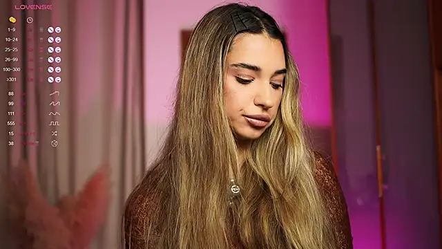 ItalianGirl online show from 10/12/25, 05:01