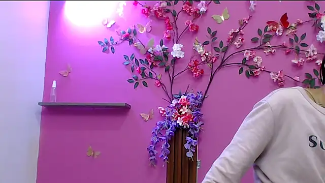 skinnysofia18 online show from 10/30/25, 01:23