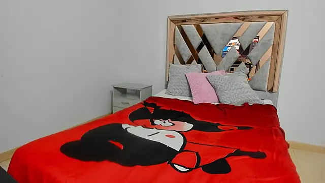 CataleyaAmaya online show from 12/05/25, 12:14