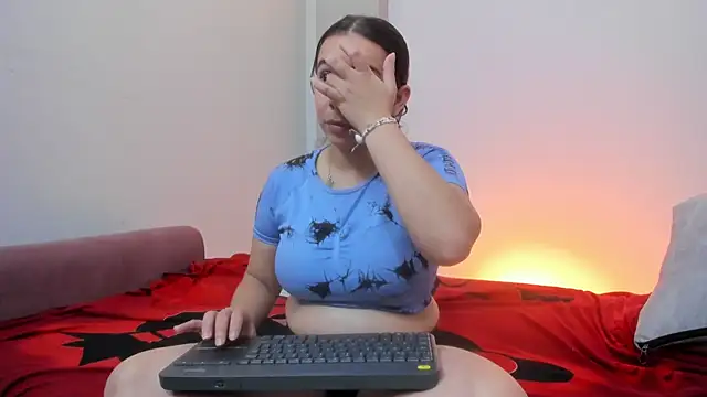 CataleyaAmaya online show from 12/19/25, 12:23