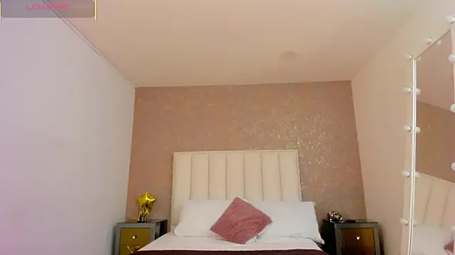 Snapshot of KaylieBrooks chatting on 09/26/25, 06:12 KaylieBrooks online show from 09/26/25, 06:12