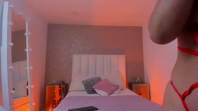 Snapshot of KaylieBrooks chatting on 11/05/25, 05:13 KaylieBrooks online show from 11/05/25, 05:13