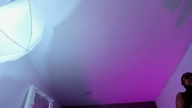 Snapshot of KaylieBrooks chatting on 11/30/25, 03:38 KaylieBrooks online show from 11/30/25, 03:38