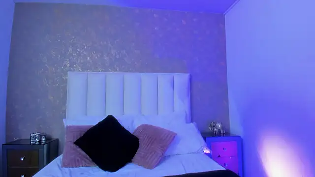 Snapshot of KaylieBrooks chatting on 12/02/25, 07:09 KaylieBrooks online show from 12/02/25, 07:09