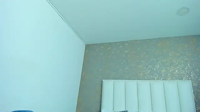 Snapshot of KaylieBrooks chatting on 12/15/25, 06:12 KaylieBrooks online show from 12/15/25, 06:12