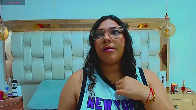 Snapshot of TiffantyAndStacy chatting on 11/22/25, 07:35 TiffantyAndStacy online show from 11/22/25, 07:35