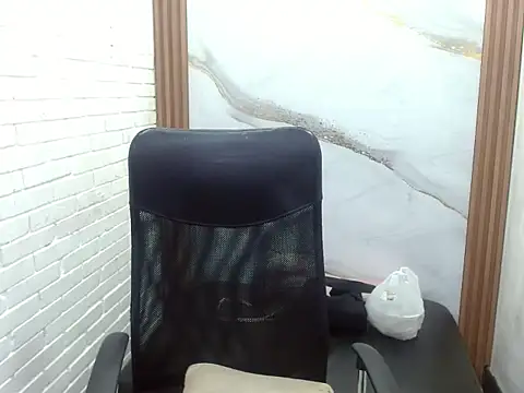 Penelopee Rouse online show from 10/31/25, 12:39