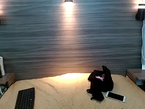 Penelopee Rouse online show from 11/27/25, 07:27