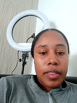 Snapshot of MoniqueMulberry chatting on 09/24/25, 07:06 MoniqueMulberry online show from 09/24/25, 07:06