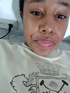 Snapshot of MoniqueMulberry chatting on 10/05/25, 07:45 MoniqueMulberry online show from 10/05/25, 07:45