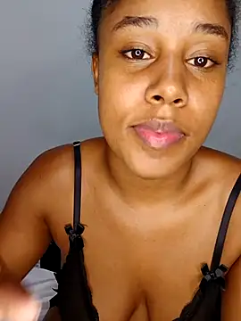 Snapshot of MoniqueMulberry chatting on 10/10/25, 07:40 MoniqueMulberry online show from 10/10/25, 07:40