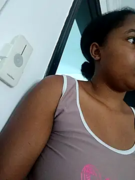 Snapshot of MoniqueMulberry chatting on 10/18/25, 08:42 MoniqueMulberry online show from 10/18/25, 08:42