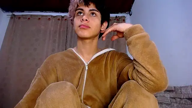 DaraKat18 online show from 04/05/26, 10:18