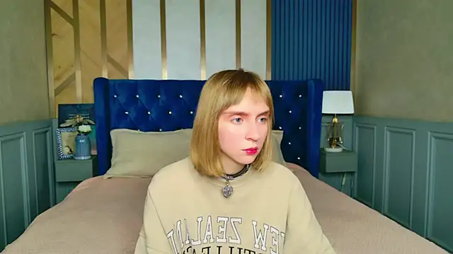 Snapshot of Beverly_Gomes chatting on 02/15/26, 05:15 Beverly Gomes online show from 02/15/26, 05:15