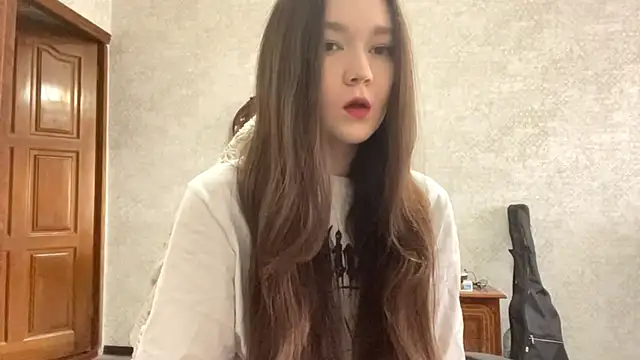 Pikmigirl18 online show from 10/07/25, 09:17