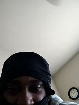 Snapshot of DarkSkinStroker chatting on 09/15/25, 05:57 DarkSkinStroker online show from 09/15/25, 05:57