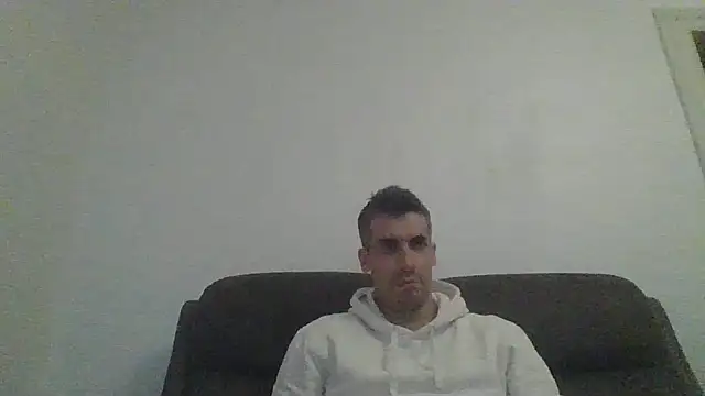 Snapshot of JulioIsHere4you chatting on 10/14/25, 10:54 JulioIsHere4you online show from 10/14/25, 10:54