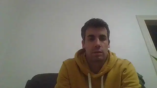 JulioIsHere4you online show from 12/03/25, 09:02