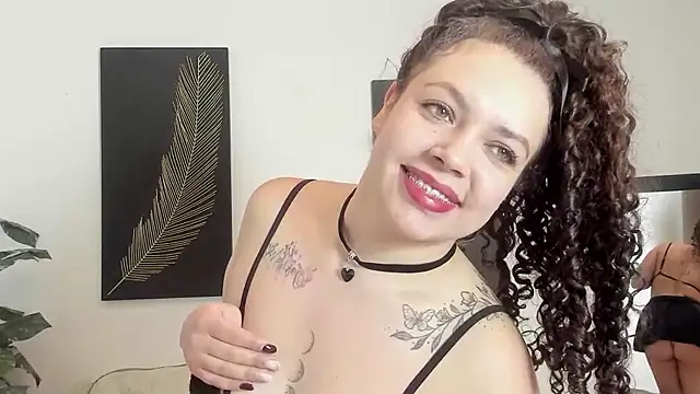 Snapshot of RubyStrong chatting on 10/01/25, 01:17 RubyStrong online show from 10/01/25, 01:17