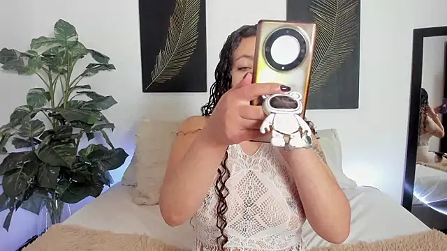 Snapshot of RubyStrong chatting on 10/06/25, 01:41 RubyStrong online show from 10/06/25, 01:41