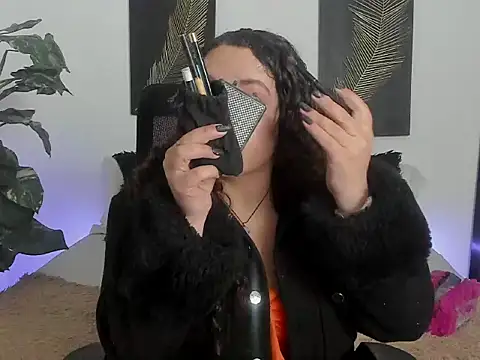 Snapshot of RubyStrong chatting on 11/13/25, 12:15 RubyStrong online show from 11/13/25, 12:15