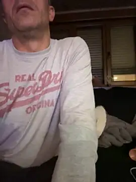 Snapshot of ruberofre chatting on 11/06/25, 12:55 ruberofre online show from 11/06/25, 12:55