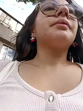 Bella Sumers online show from 05/14/26, 06:26