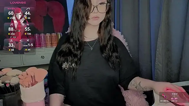 Snapshot of hornyprincess19 chatting on 05/17/26, 03:52 hornyprincess19 online show from 05/17/26, 03:52