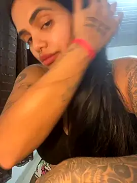 Snapshot of danilyns chatting on 10/04/25, 10:08 danilyns online show from 10/04/25, 10:08