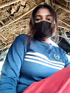 Janvi Jaitly online show from 11/12/25, 04:24