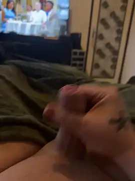 Snapshot of Badking9377 chatting on 12/21/25, 02:24 Badking9377 online show from 12/21/25, 02:24