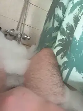 Snapshot of Badking9377 chatting on 03/05/26, 04:25 Badking9377 online show from 03/05/26, 04:25