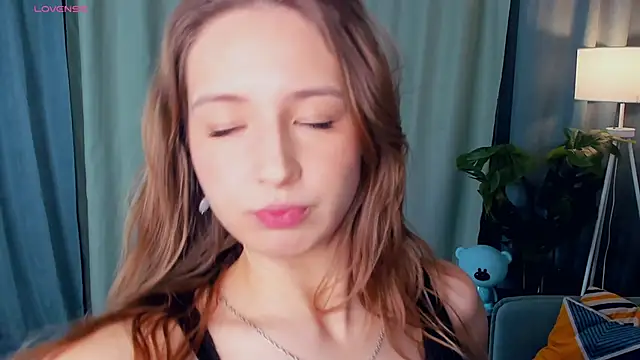 LaritaYoseph online show from 11/22/25, 04:50