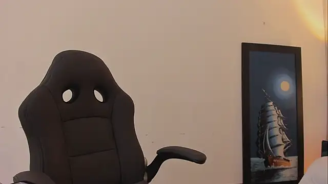 AnnaraLein online show from 12/02/25, 01:00