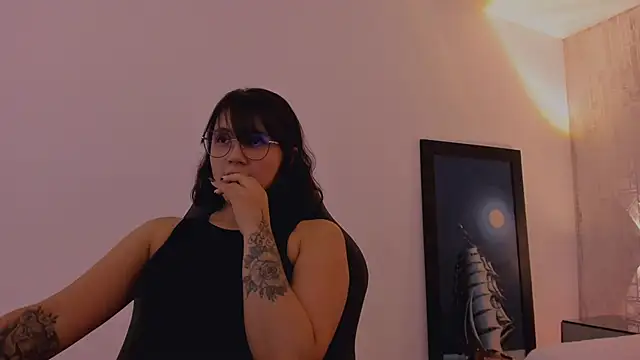 AnnaraLein online show from 12/19/25, 03:35