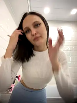 Snapshot of Apple_Brandy chatting on 09/09/25, 11:10 Apple Brandy online show from 09/09/25, 11:10