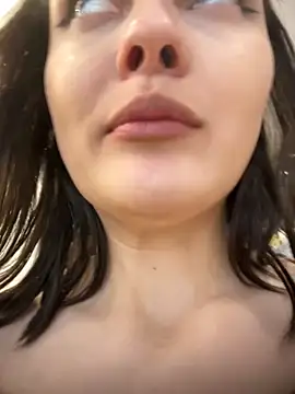 Snapshot of Apple_Brandy chatting on 09/10/25, 11:54 Apple Brandy online show from 09/10/25, 11:54