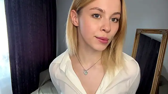 Snapshot of Lil_Elisa chatting on 09/12/25, 11:21 Lil Elisa online show from 09/12/25, 11:21