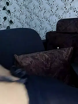 aliyaa9900 online show from 12/15/25, 10:25