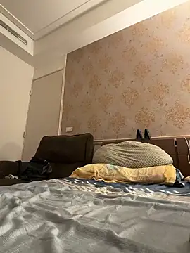 Snapshot of kaikai1335 chatting on 12/22/25, 02:58 kaikai1335 online show from 12/22/25, 02:58