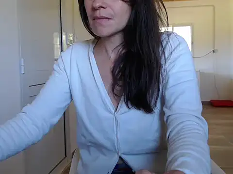 Missforever online show from 11/17/25, 04:24