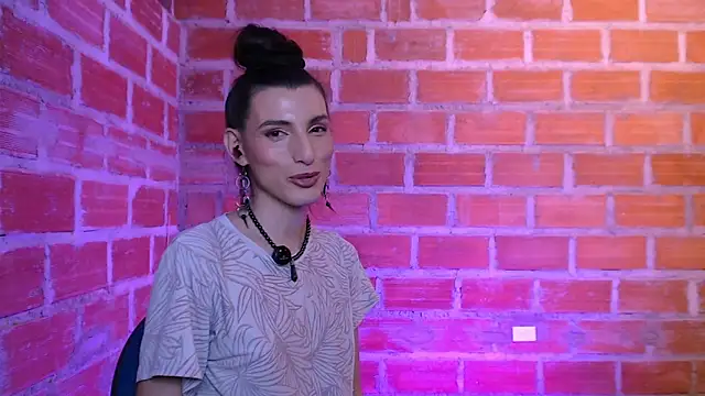 Snapshot of Moira-Hot chatting on 02/28/26, 10:22 Moira-Hot online show from 02/28/26, 10:22