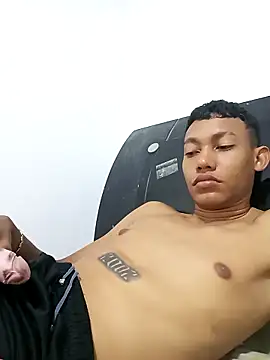 Snapshot of Brayan51_- chatting on 10/02/25, 05:03 Brayan51 - online show from 10/02/25, 05:03