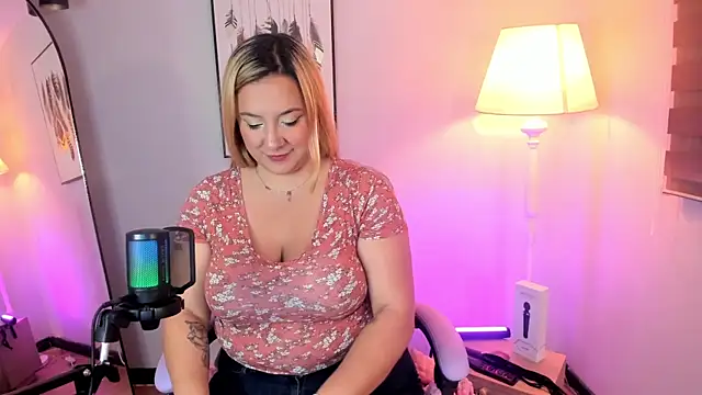 hollie joliie online show from 02/20/26, 12:16